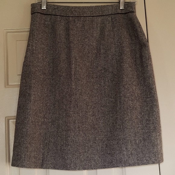 Classic Tweed Skirt - Picture 2 of 5